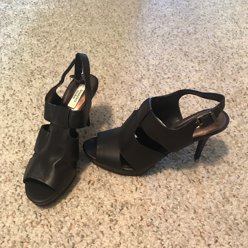 Simply Vera brown leather heels